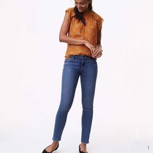 Loft Curvy Skinny Jeans Mid-Indigo Wash